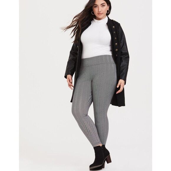 Torrid Studio Pants Size 0 Large Slim Fix Pixie Ponte Herringbone Bone NWOT - Picture 1 of 13